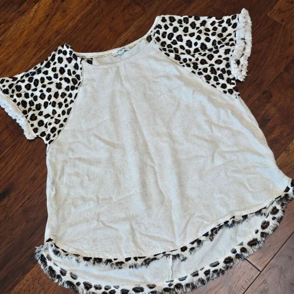 Umgee linen-blend top short leopard print sleeves frayed high-low hem size small